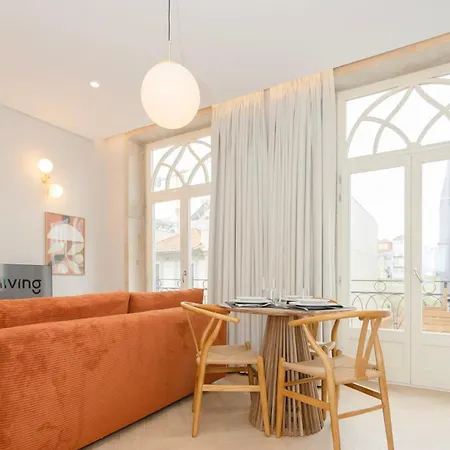 Liiiving In - Luxury Design *