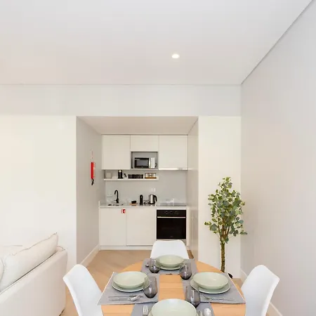 Liiiving In - Luxury Design Apartment
