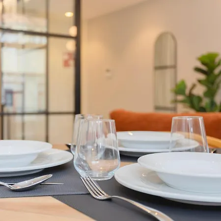 Liiiving In - Luxury Design Apartment *