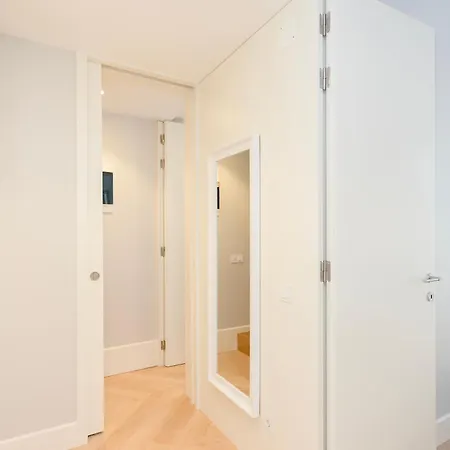 Liiiving In - Luxury Design Apartment *