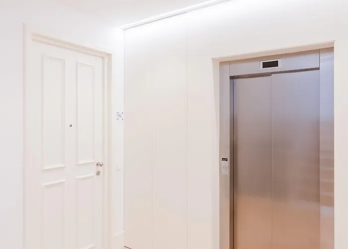 Liiiving In - Luxury Design *