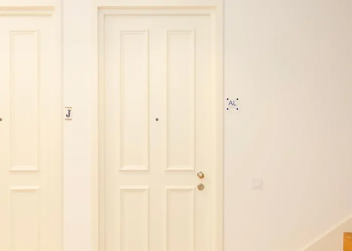 Liiiving In - Luxury Design *